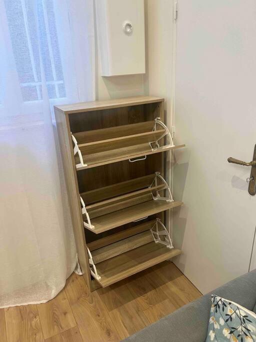 Apartment Centre *
