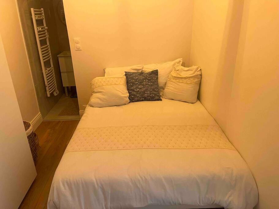 Apartment Centre